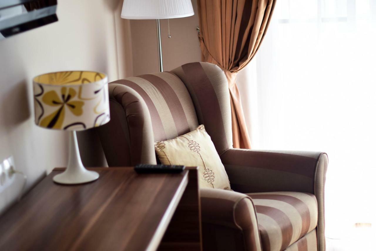 Cabrio Apart Hotel クルージュ＝ナポカ エクステリア 写真