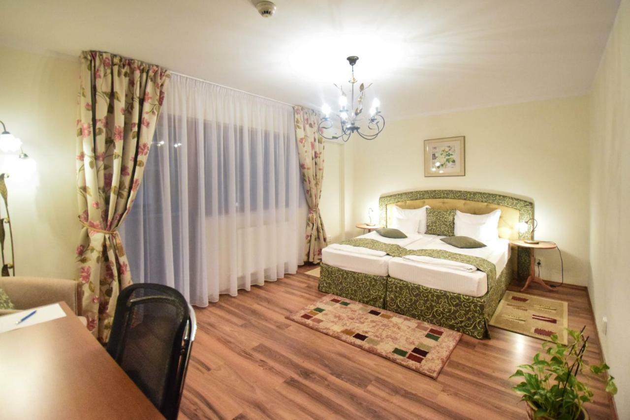 Cabrio Apart Hotel クルージュ＝ナポカ エクステリア 写真